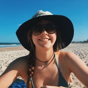 Meet your Posher, Lily